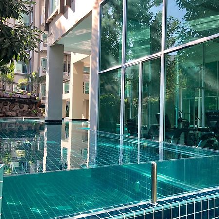 The Lux Ladprao 10 Aparthotel Bangkok Exteriör bild