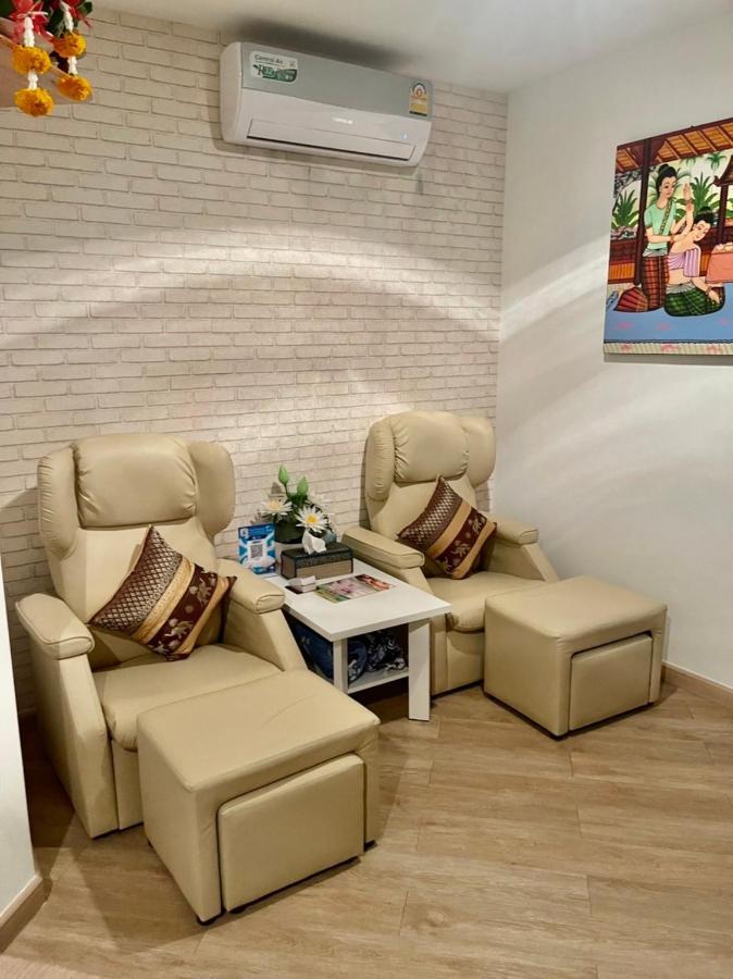 The Lux Ladprao 10 Aparthotel Bangkok Exteriör bild