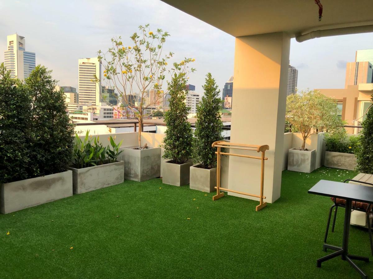 The Lux Ladprao 10 Aparthotel Bangkok Exteriör bild
